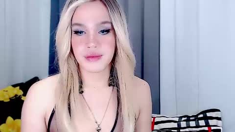 Snapshot of arianne_xoxo777 chatting on February 26, 2025, 6:15 am ARIANNE CUMS online show from February 26, 2025, 6:15 am