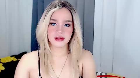 Snapshot of arianne_xoxo777 chatting on March 7, 2025, 8:23 am ARIANNE CUMS online show from March 7, 2025, 8:23 am