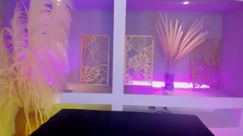 ariarusso_ online show from February 1, 2026, 5:33 pm