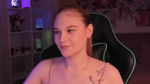 Aria online show from November 21, 2025, 5:28 am