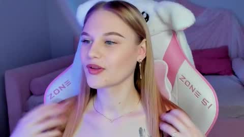 Aria online show from November 25, 2025, 5:46 pm