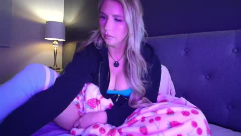 Aria Woods online show from January 18, 2026, 1:53 am