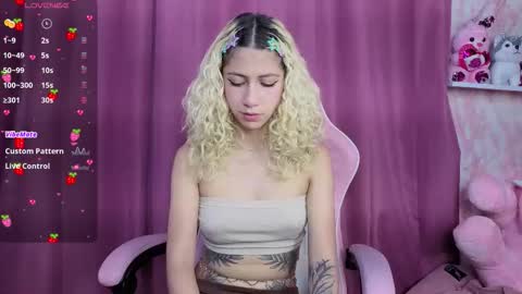 Ari Bunnie  online show from November 8, 2025, 8:51 pm