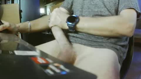 ariel_lokito43 online show from April 10, 2026, 8:35 pm