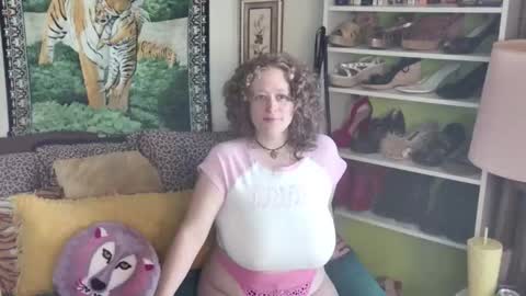 Arielle Ari online show from November 13, 2025, 4:50 pm