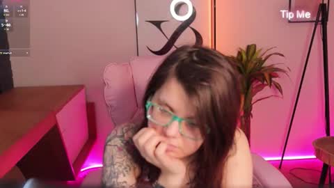 Ariell Mini online show from March 26, 2026, 1:49 pm