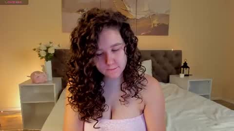 Snapshot of ariella_sol chatting on July 20, 2026, 1:09 am Ariella GTM3 Tue Wed Thu Fri Sat 0400 am-1030pm online show from July 20, 2026, 1:09 am