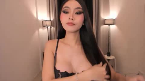 MIRA GREYSON online show from April 21, 2026, 12:23 am