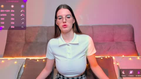 Ariella online show from December 22, 2024, 3:44 am