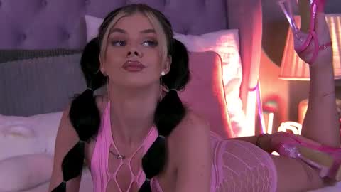 Ariell online show from September 11, 2025, 5:13 pm