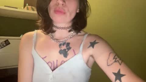 ariel  colin when hes here online show from January 9, 2026, 4:04 am