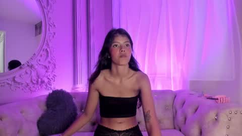 Snapshot of arietta_skinny chatting on June 25, 2026, 9:19 pm Arietta online show from June 25, 2026, 9:19 pm