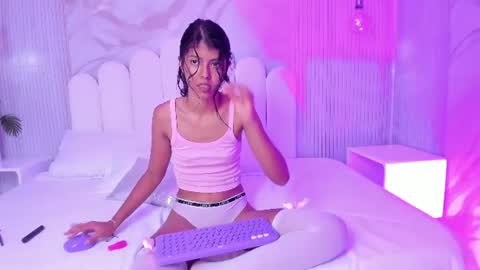 Snapshot of arietta_skinny chatting on June 26, 2026, 3:05 pm Arietta online show from June 26, 2026, 3:05 pm
