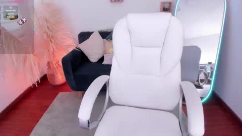 Ari  online show from December 17, 2025, 7:42 pm