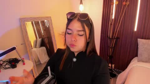  Arianna  online show from April 16, 2026, 9:50 pm