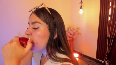  Arianna  online show from April 17, 2026, 9:18 pm