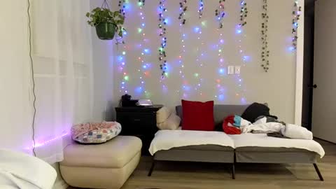 airskiii online show from October 5, 2025, 7:28 am