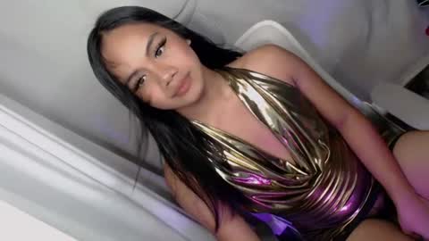 Snapshot of arilovesu chatting on June 18, 2026, 11:47 am hi follow me its ARI online show from June 18, 2026, 11:47 am