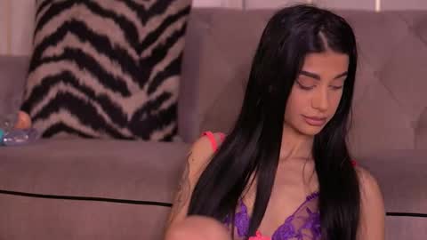 Arina online show from November 14, 2025, 6:39 pm