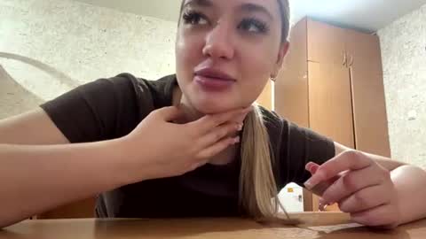 Snapshot of arlettaeavey chatting on June 12, 2026, 8:13 am Kate online show from June 12, 2026, 8:13 am