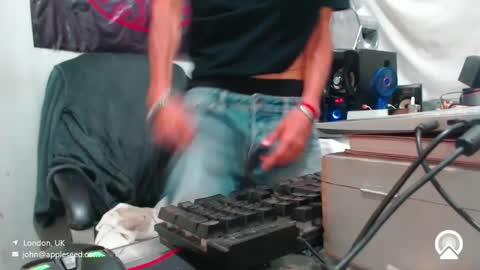 armaduradeacero online show from October 13, 2025, 11:49 pm