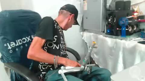 armaduradeacero online show from October 26, 2025, 9:48 am