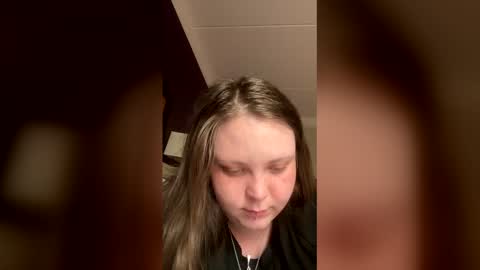 armoniskyee online show from April 3, 2026, 3:54 pm