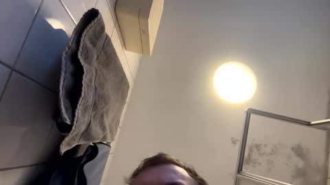 armyskater32 online show from December 15, 2025, 1:26 pm