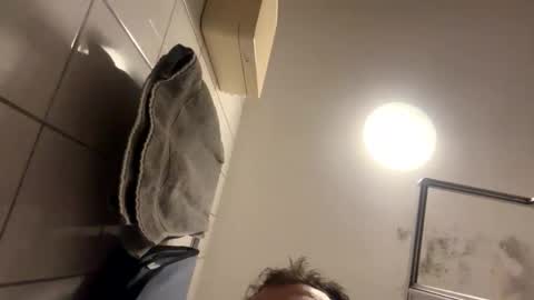 armyskater32 online show from January 18, 2026, 9:18 pm