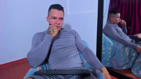 Snapshot of arnold_fit_hot98 chatting on December 12, 2024, 6:53 pm Arnold fit hot98 online show from December 12, 2024, 6:53 pm