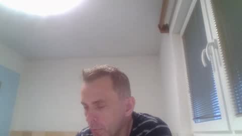 aromannn online show from November 8, 2025, 2:50 pm