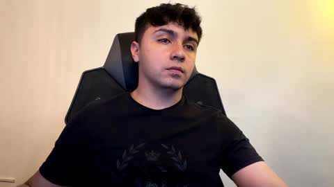 aron__cooper online show from April 18, 2026, 9:37 pm