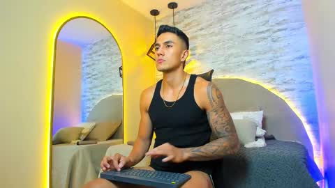 ARON BOLT online show from December 23, 2025, 5:05 am