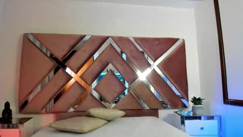 Aron cruz  online show from February 5, 2026, 1:05 pm