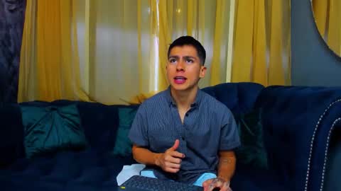 aron_pulse online show from February 10, 2026, 1:26 pm