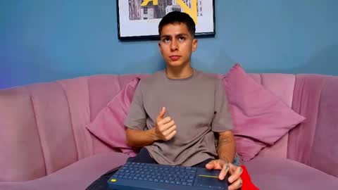 aron_pulse online show from April 20, 2026, 1:36 pm