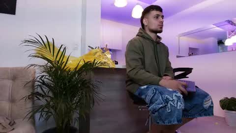 Aron Santoro online show from March 12, 2026, 5:19 pm