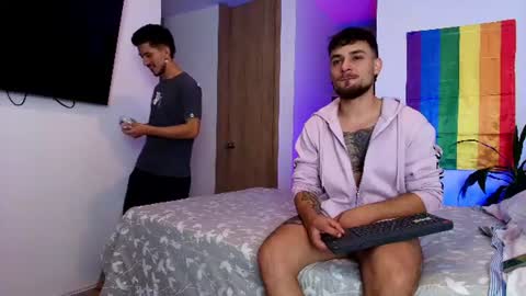 Snapshot of aron_santoro1 chatting on June 18, 2026, 10:58 pm Aron Santoro online show from June 18, 2026, 10:58 pm