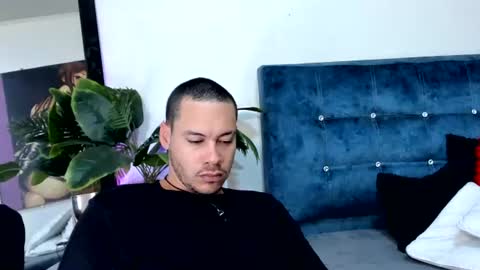 Snapshot of aronandmoli chatting on June 21, 2026, 11:24 am aronandmoli online show from June 21, 2026, 11:24 am