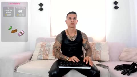 DarkMaster online show from October 12, 2025, 1:43 pm