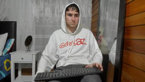 Snapshot of arongfranco chatting on February 12, 2025, 2:35 am Aron G Franco online show from February 12, 2025, 2:35 am