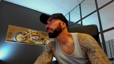 AronGrant online show from November 22, 2025, 11:42 am