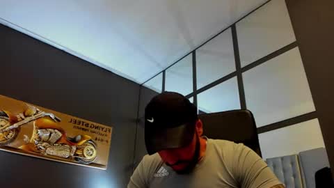Snapshot of arongrant chatting on June 20, 2026, 8:17 am AronGrant online show from June 20, 2026, 8:17 am