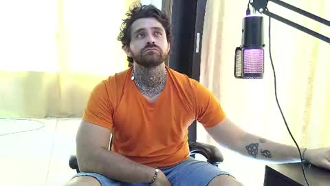 Snapshot of aronmiller404 chatting on July 4, 2026, 2:34 pm aronmiller online show from July 4, 2026, 2:34 pm