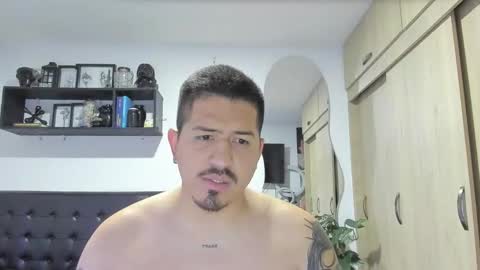 ARON  Independent model  online show from September 19, 2025, 11:49 pm