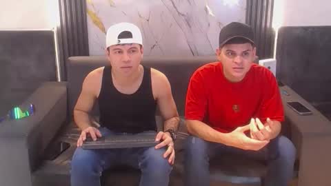 Aroon   online show from April 18, 2026, 4:05 am