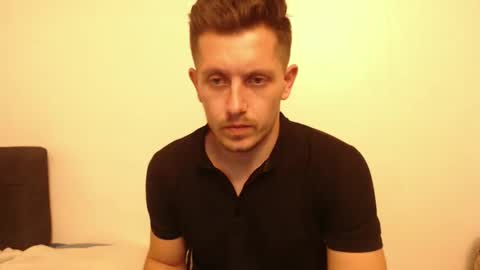 arromwilliam90 online show from December 6, 2024, 7:01 pm