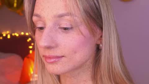 Snapshot of artease chatting on December 14, 2025, 12:32 pm Arti Next Streams - online show from December 14, 2025, 12:32 pm