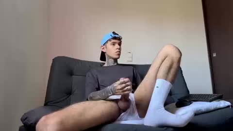   online show from September 13, 2025, 1:22 pm