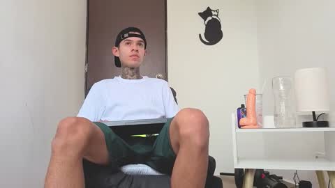   online show from November 13, 2025, 10:36 am